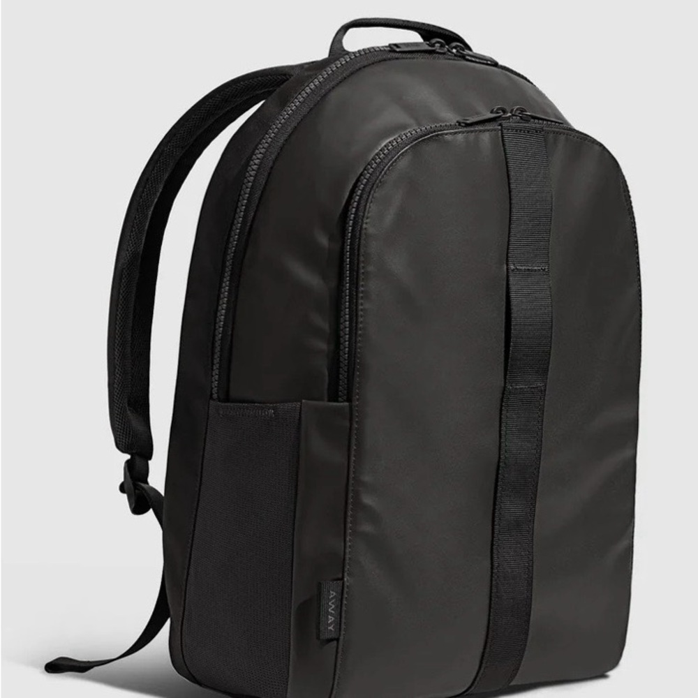 Away 26 L Black Backpack